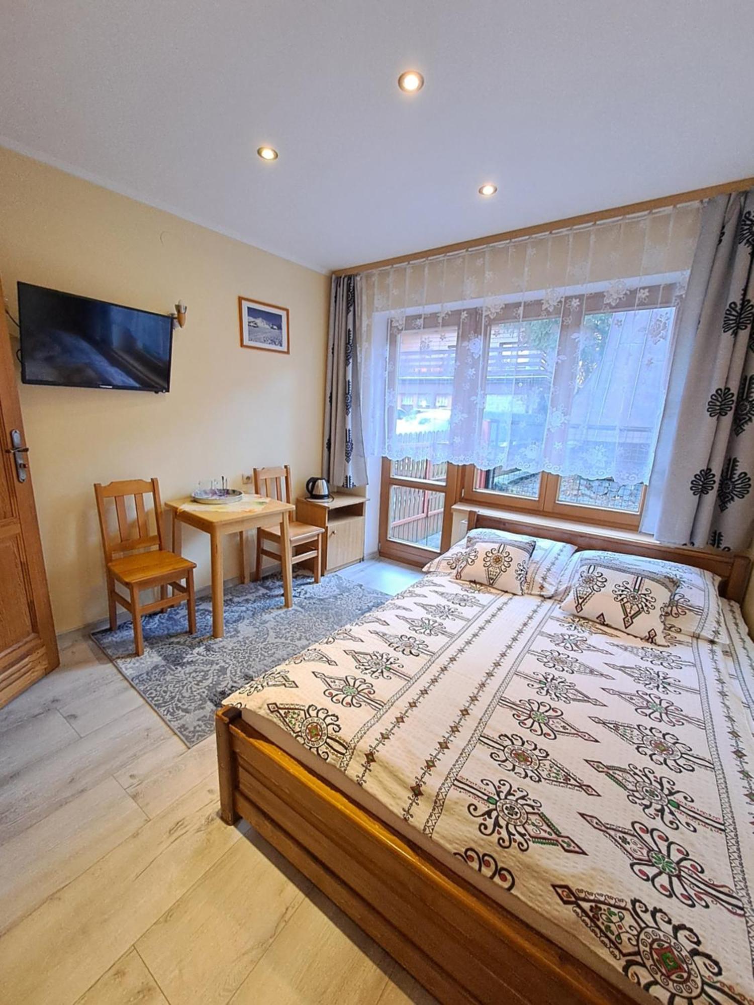 Double Room Private Bathroom